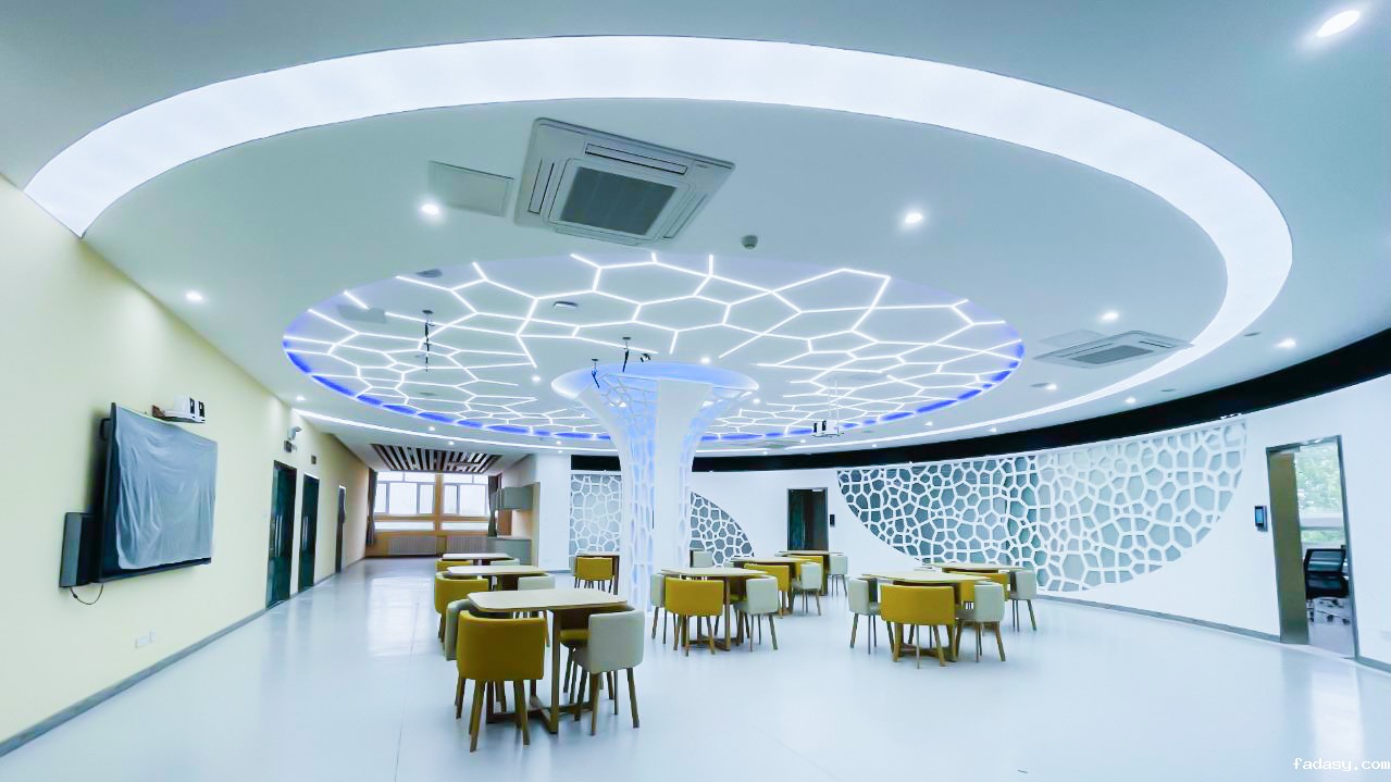 天津医学高等专科学校沙龙区.jpg