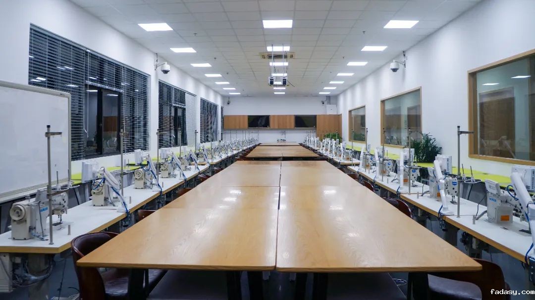上海市群益职业技术学校2.jpg