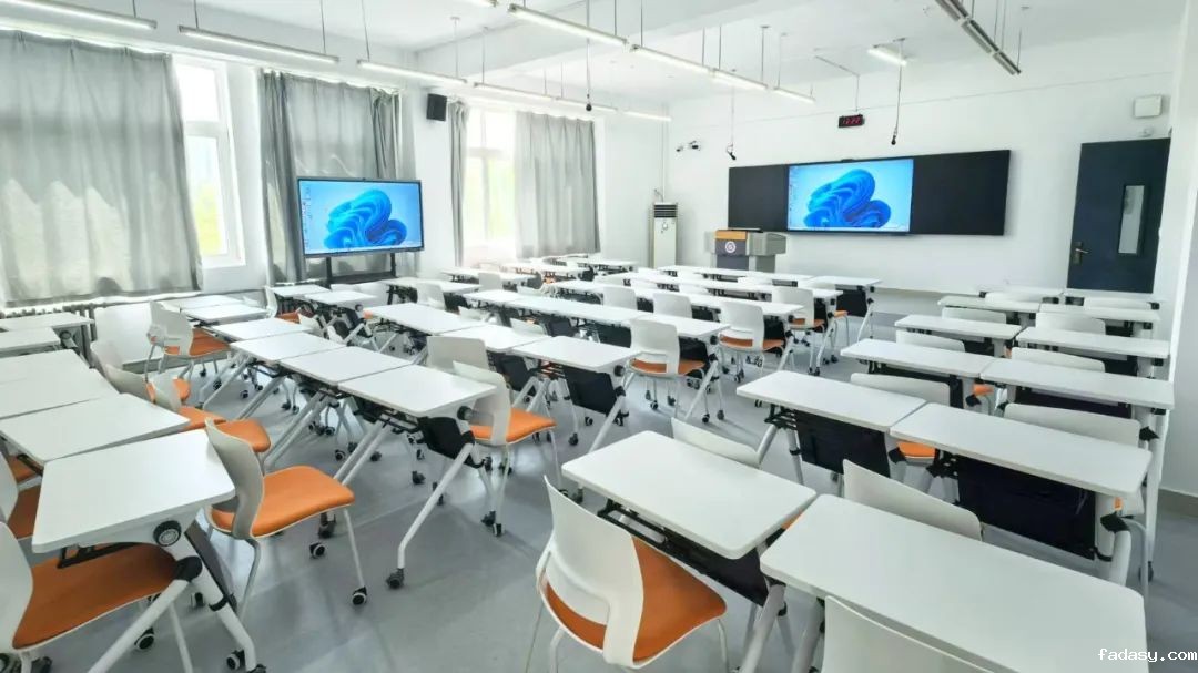 河南财经政法大学智慧教室.jpg