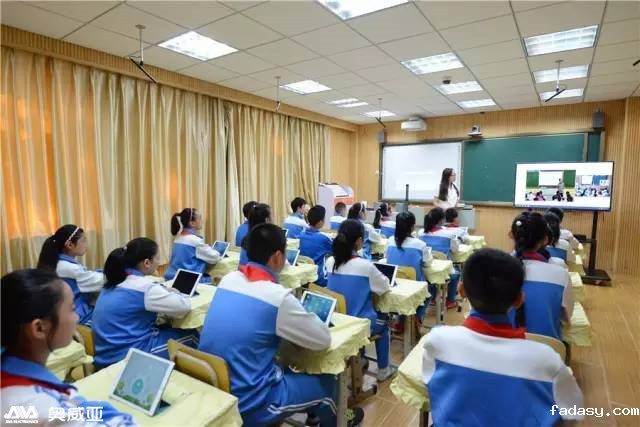 远程互动+iPad教学，这可能是今年最好玩的党课