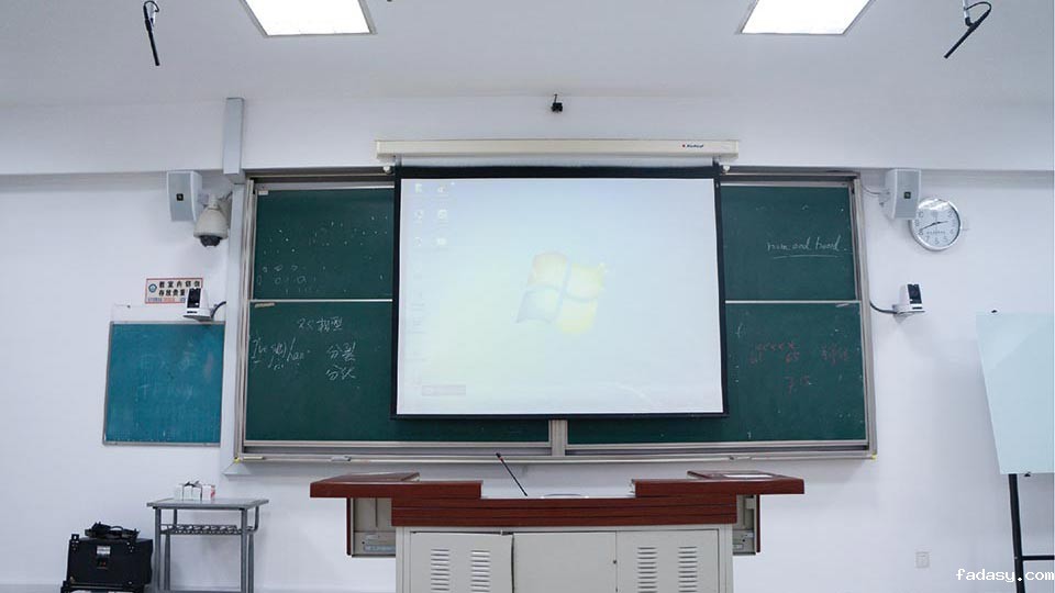 武汉大学录播教室建设